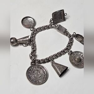 Vintage Antique Mexican Sterling 925 Silver 8 Charm Double Links Chain Bracelet
